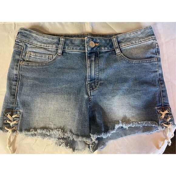 Route 66 Denim Shorts 16(juniors) w/criss cross ties at sides - Picture 1 of 7